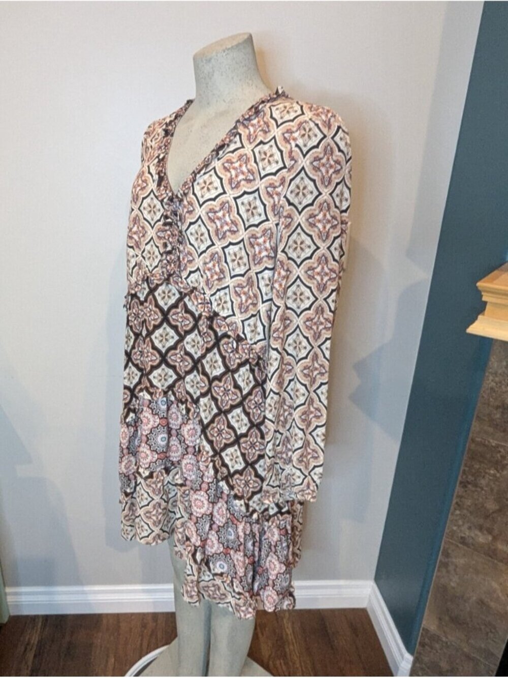 Anthropologie Tiered V-Neck Mini Dress Like new Loose boho Comfy Dress Size  L - Picture 7 of 16